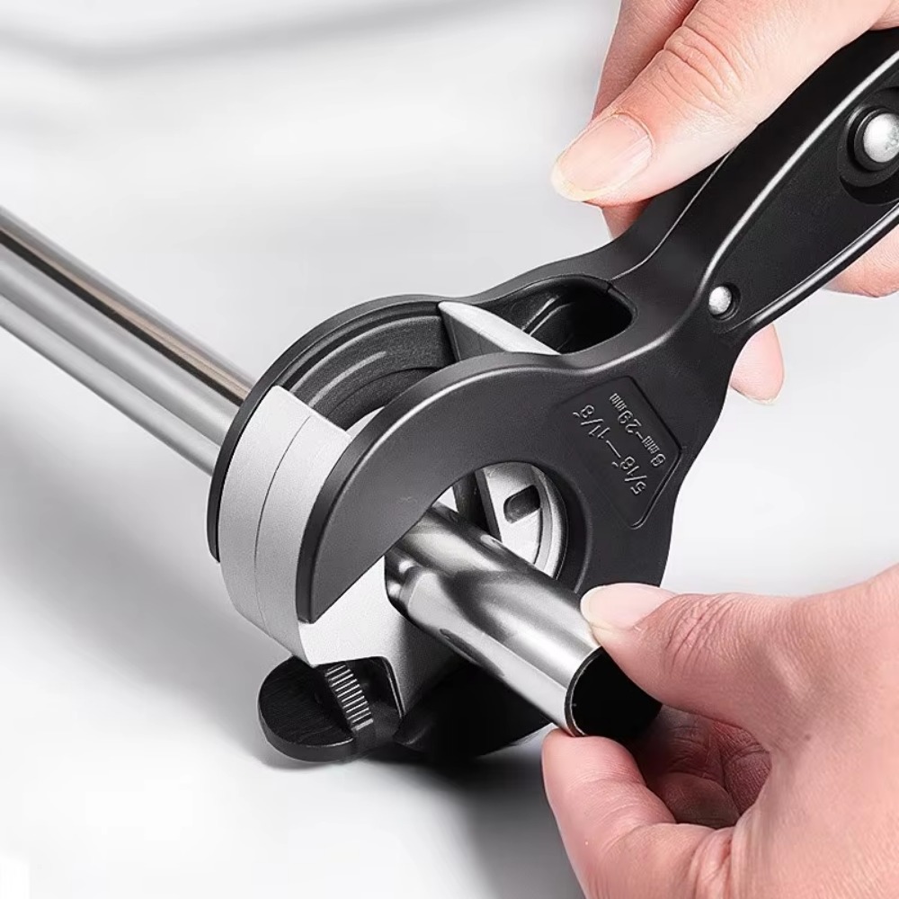 قاطع أنابيب معدني بآلية التروس - مراجعة Pipe Cutter Ratchet وسعره